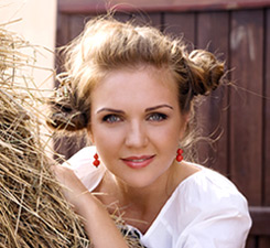 певица Марина Девятова